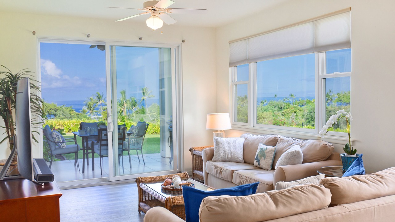 Photo of Livingroom in Kahaluu-Keauhou
