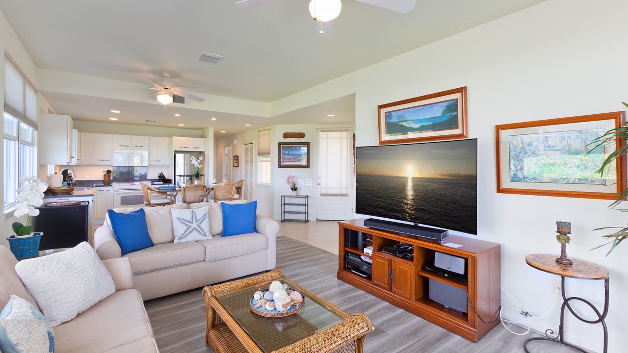 Photo of Livingroom in Kahaluu-Keauhou