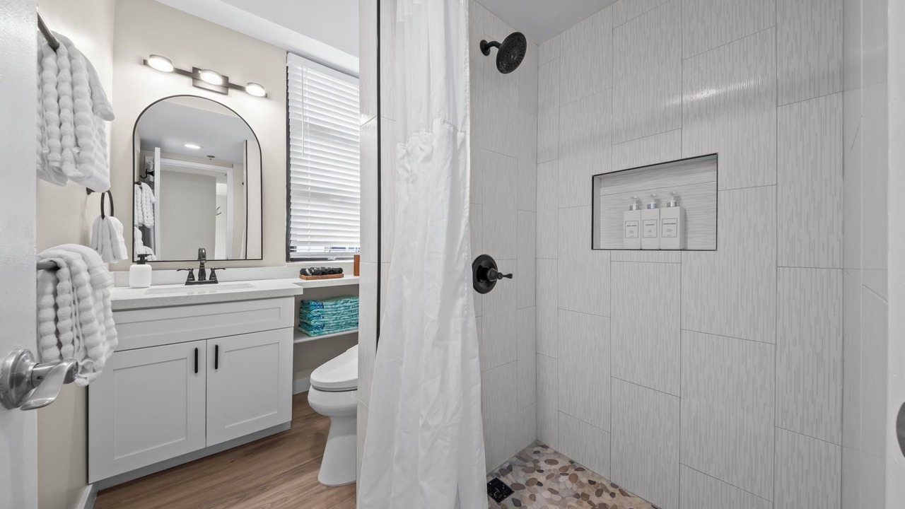 Photo of Bathroom in Waikiki