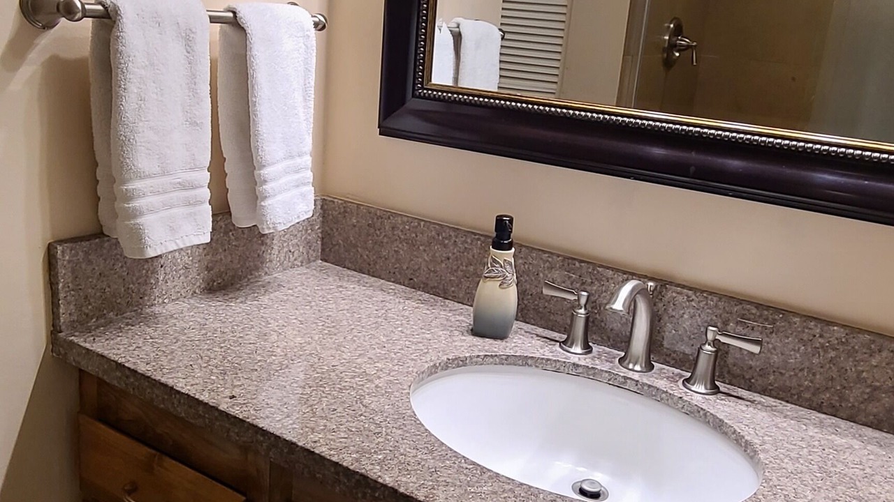 Photo of Bathroom in Kahaluu Bay