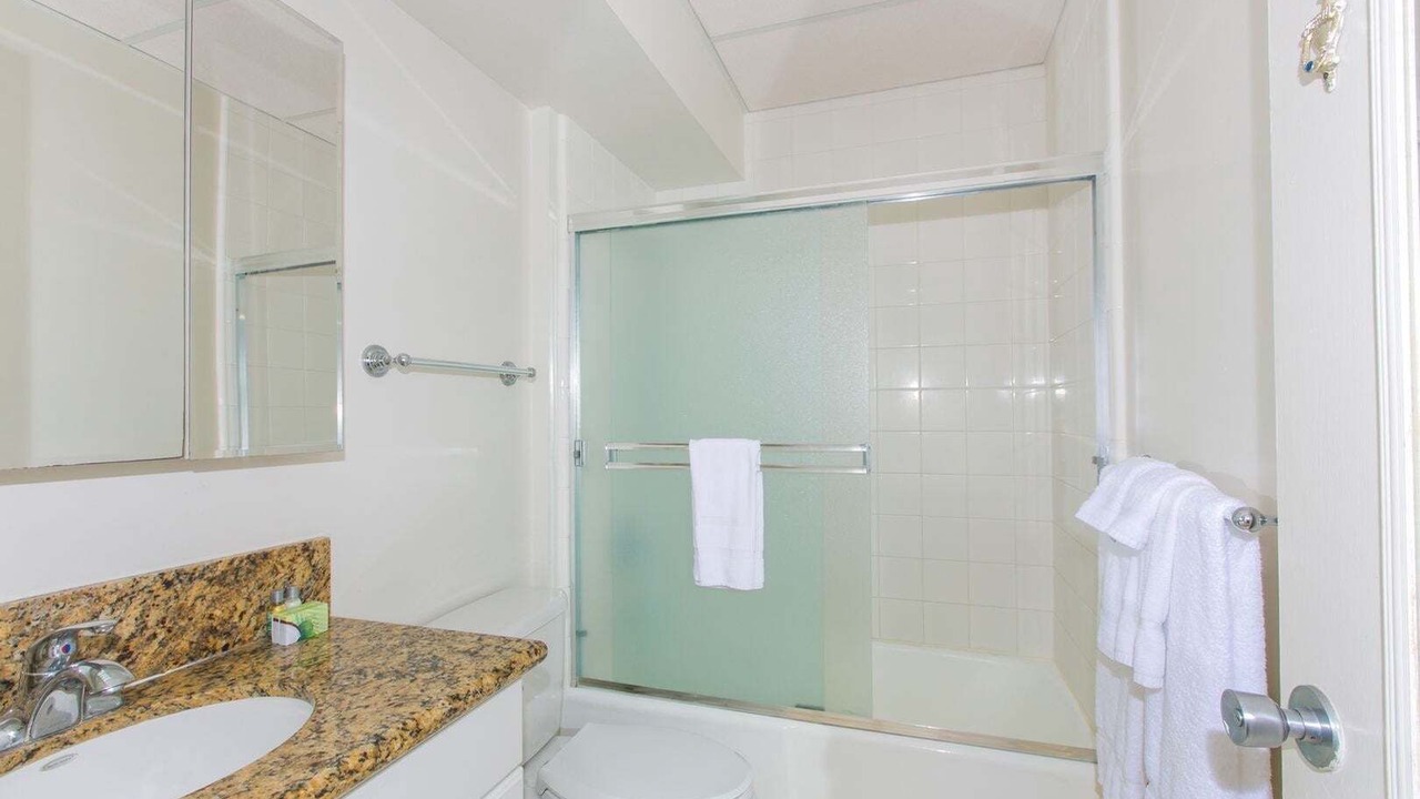 Photo of Bathroom in Waikiki