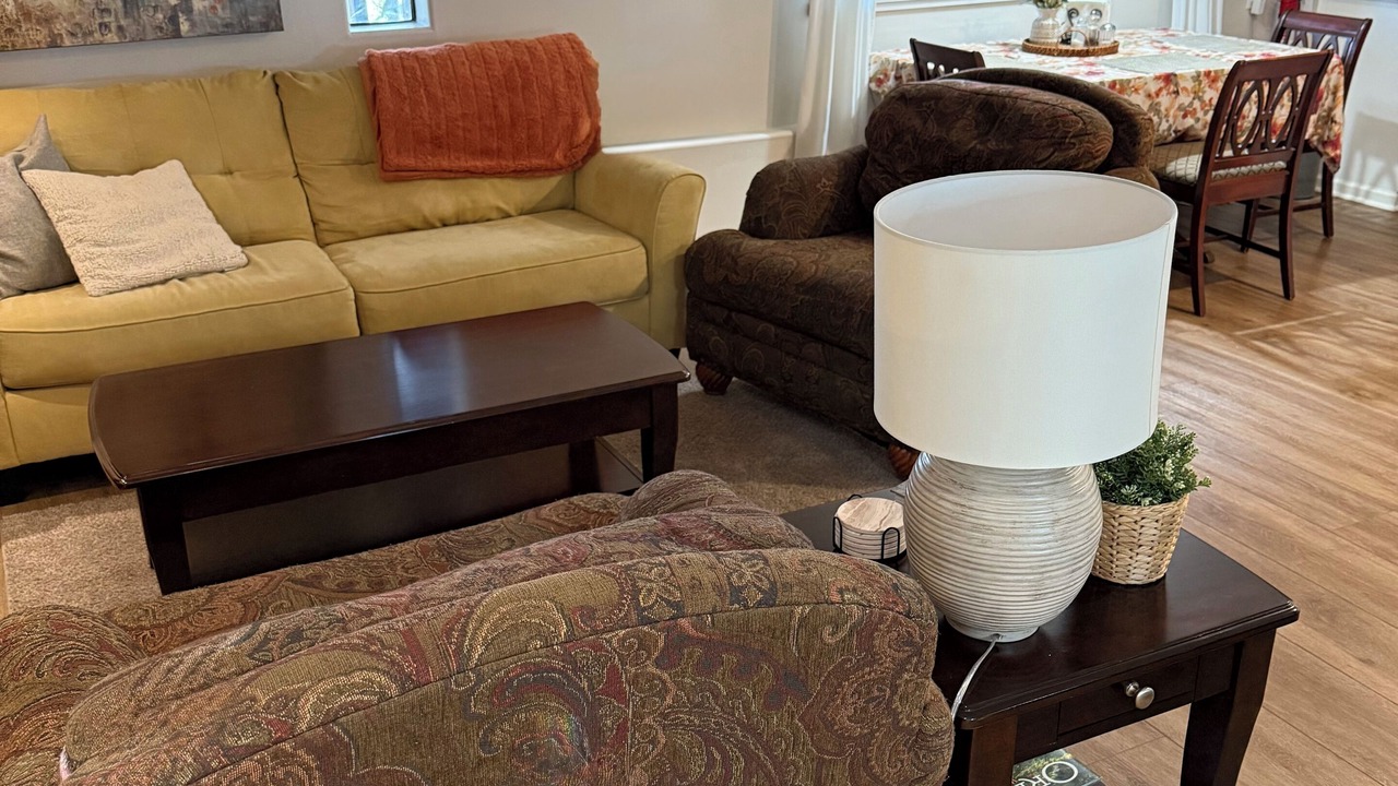 Photo of Livingroom in McLoughlin