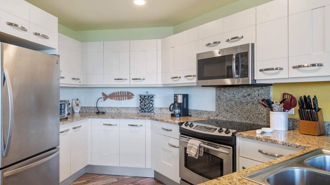 Photo of Kitchen in Kahaluu-Keauhou