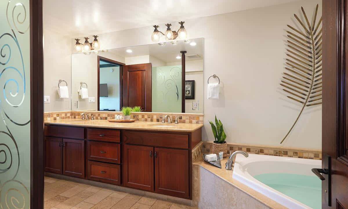 Photo of Bathroom in Wailua