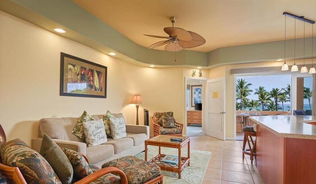Photo of Livingroom in Kahaluu Bay