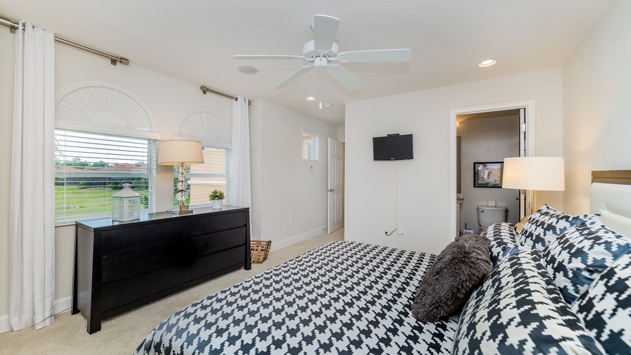 Photo of Bedroom in Watersong