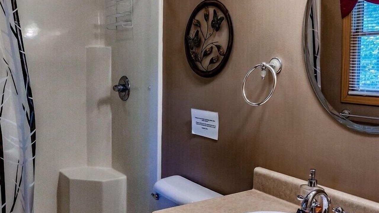 Photo of Bathroom in Eagle Mountain
