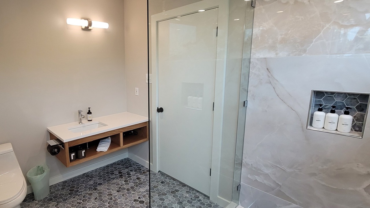 Photo of Bathroom in Hughes Park Lake
