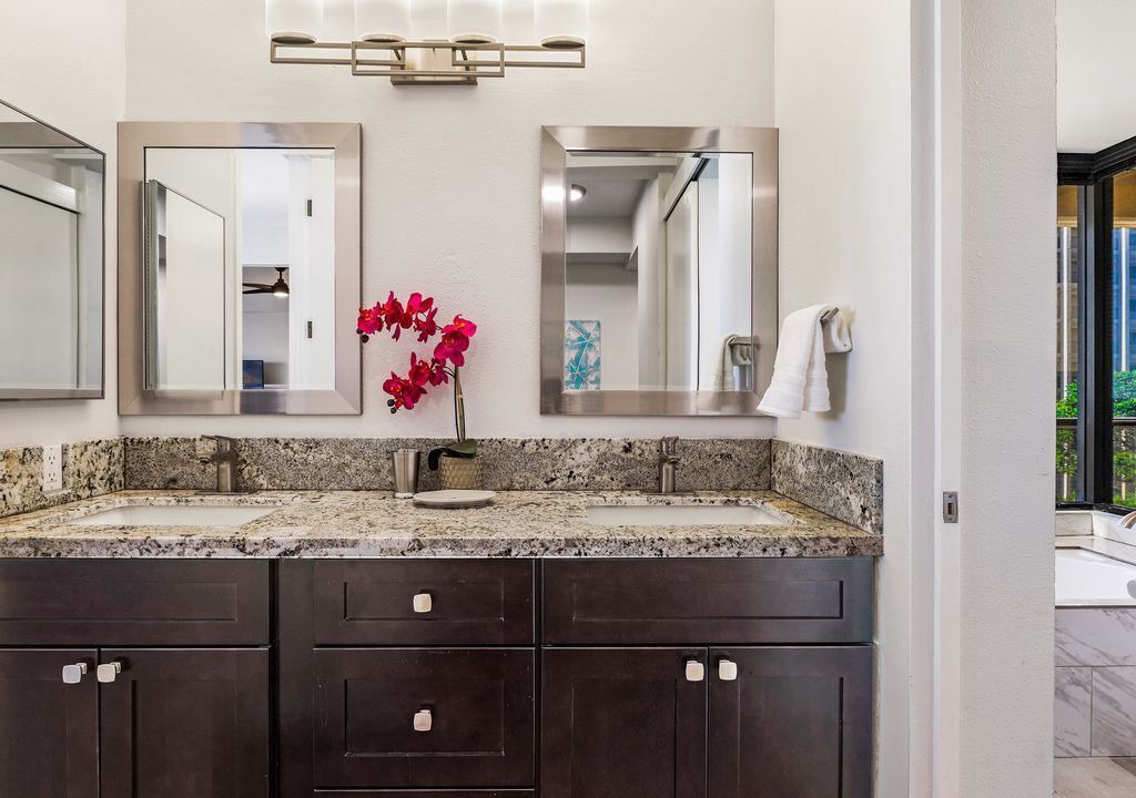 Photo of Bathroom in Kahana