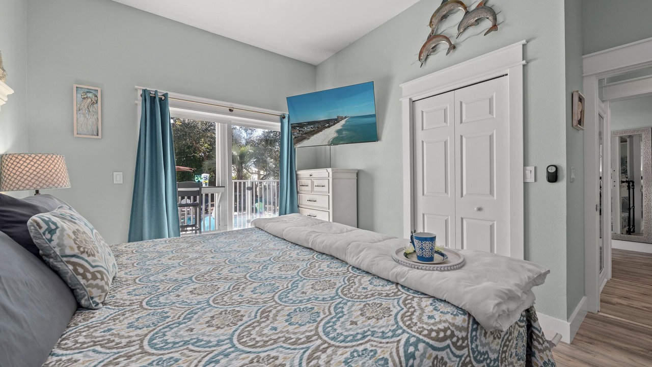 Photo of Bedroom in Crystal Beach