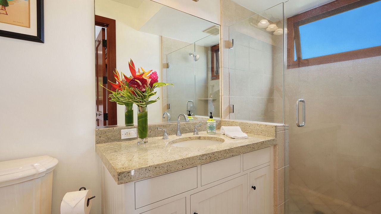 Photo of Bathroom in Poipu
