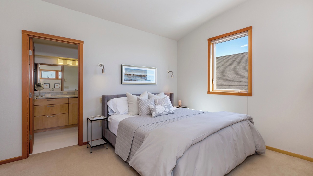 Photo of Bedroom in Manzanita