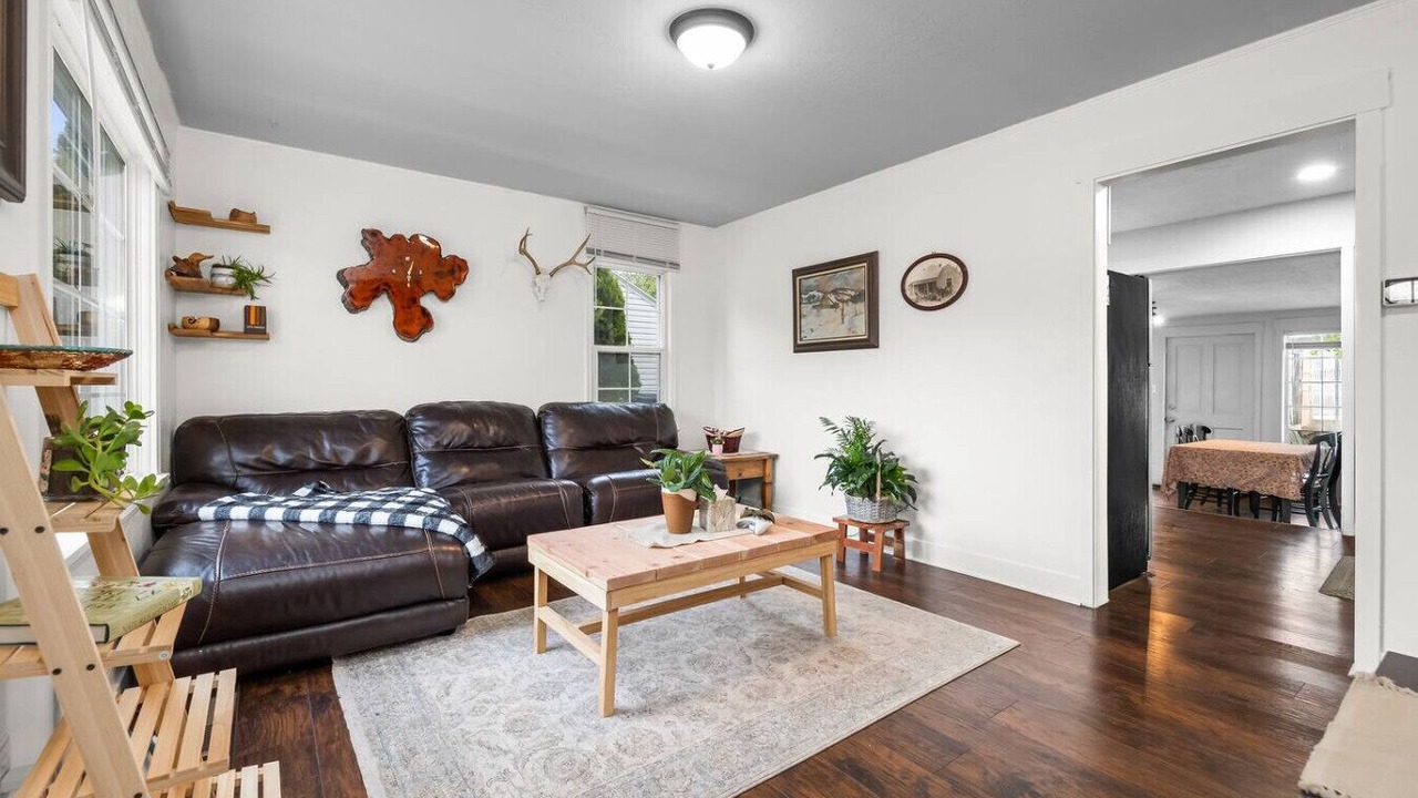 Photo of Livingroom in Suncrest