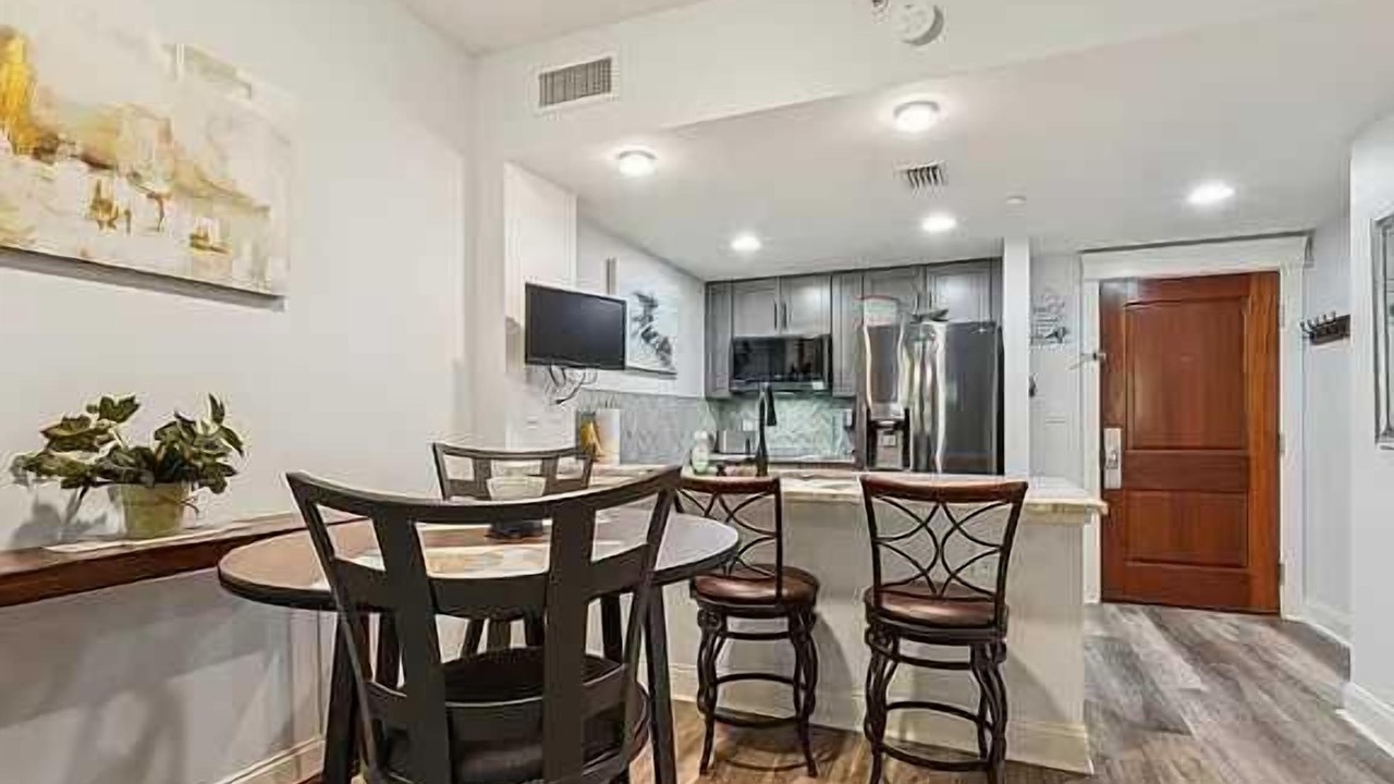Photo of Livingroom in Baytowne Wharf