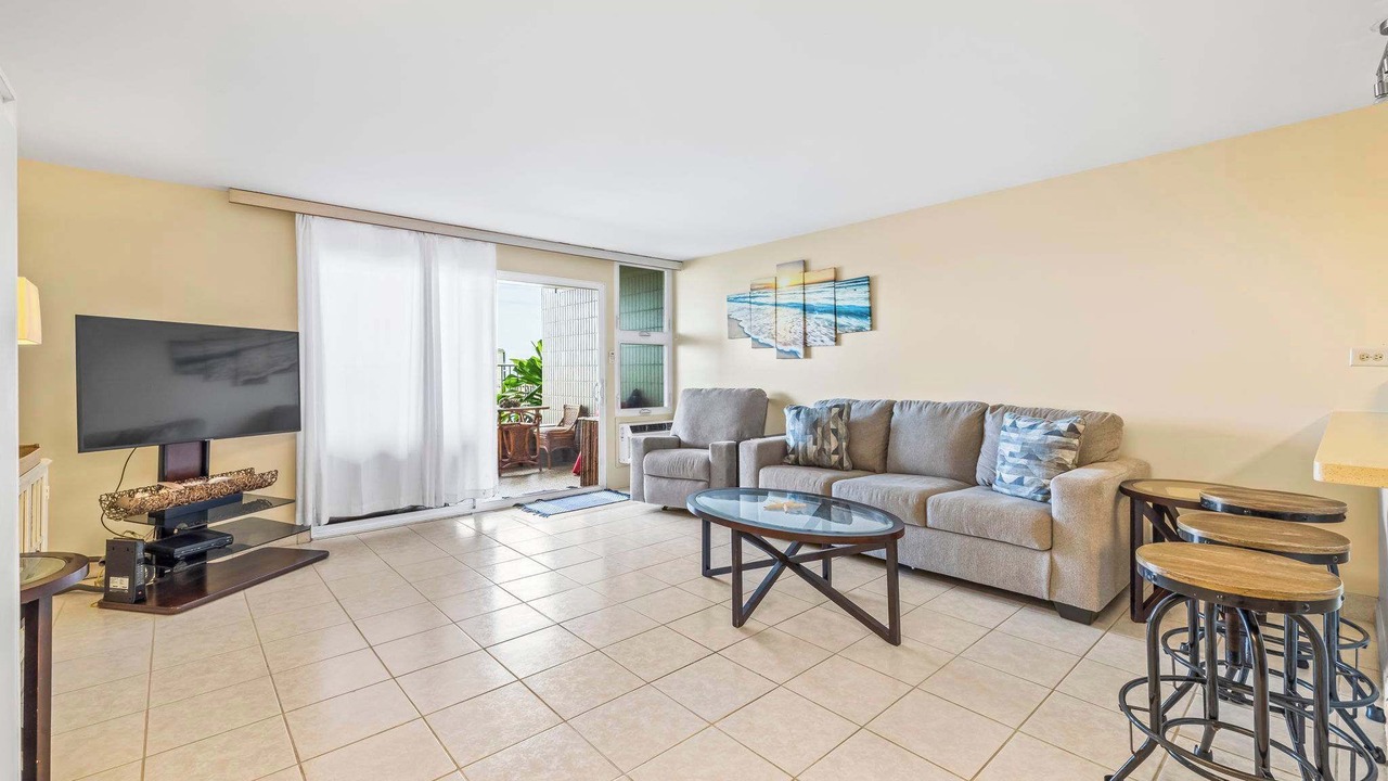 Photo of Livingroom in Punaluu