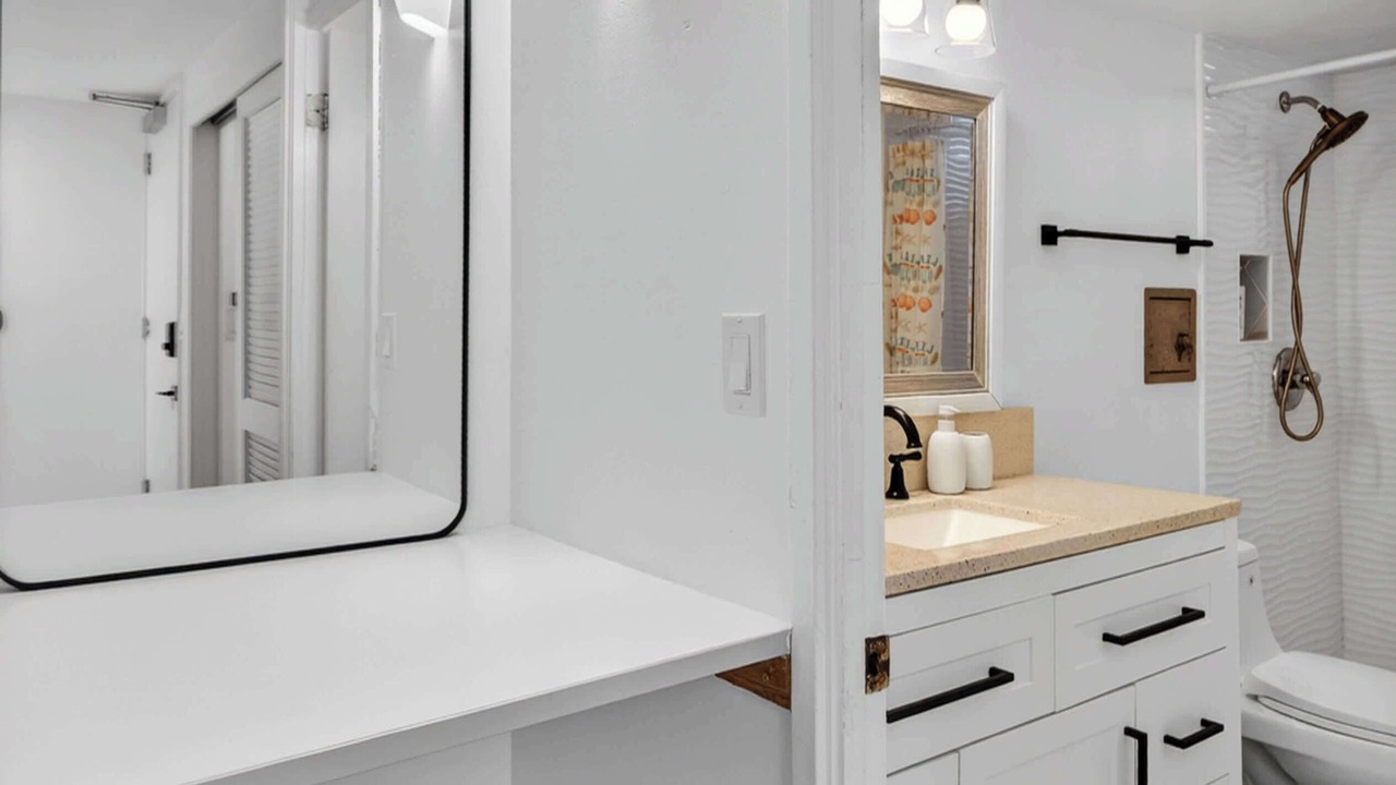 Photo of Bathroom in Punaluu