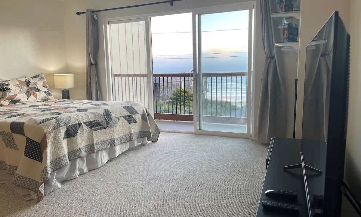 Photo of Bedroom in Lincoln City