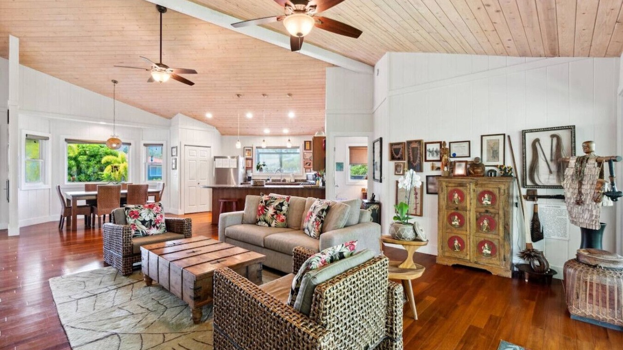 Photo of Livingroom in Hanalei