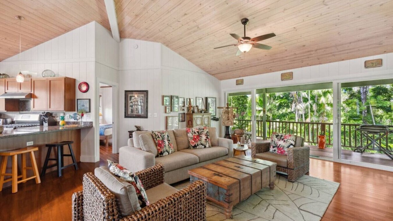 Photo of Livingroom in Hanalei