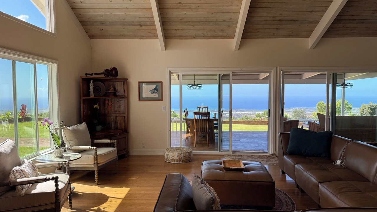 Photo of Livingroom in Kalaoa