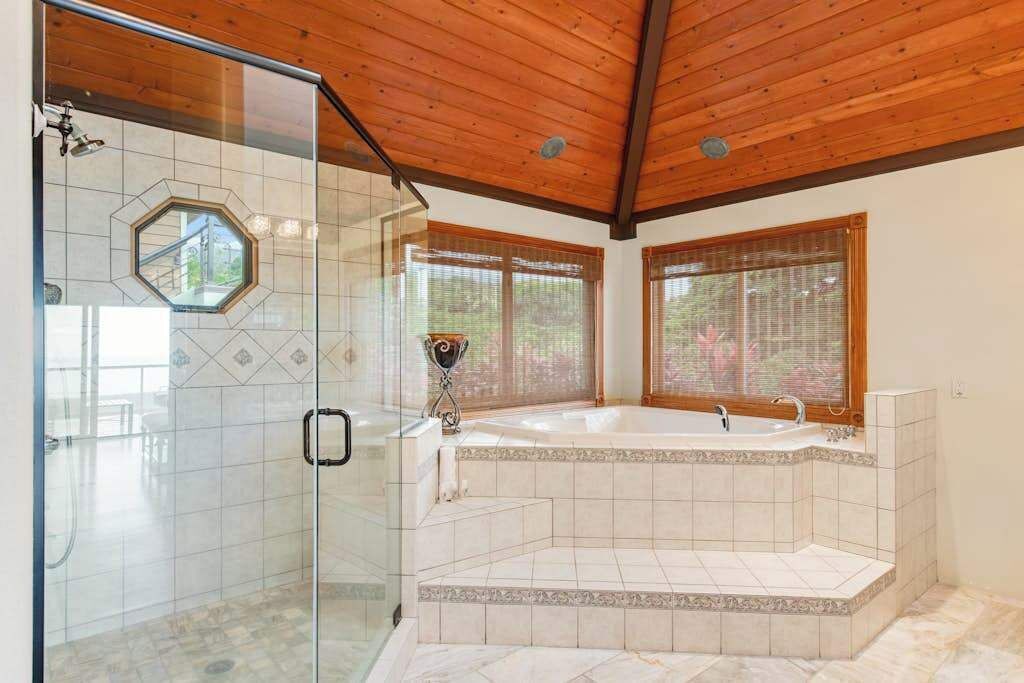 Photo of Bathroom in Honaunau-Napoopoo