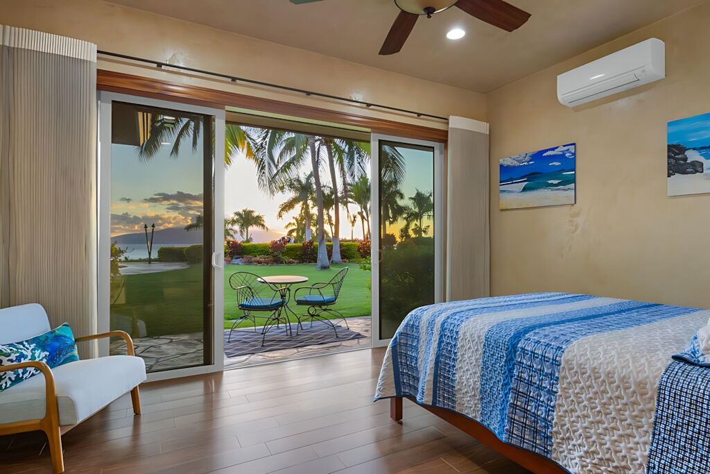 Photo of Bedroom in Historic Lahaina Front Street