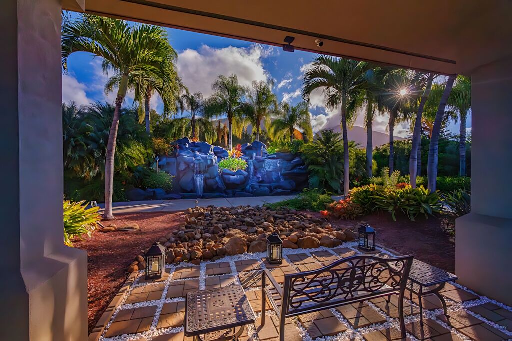 Photo of Patio Balcony in Historic Lahaina Front Street
