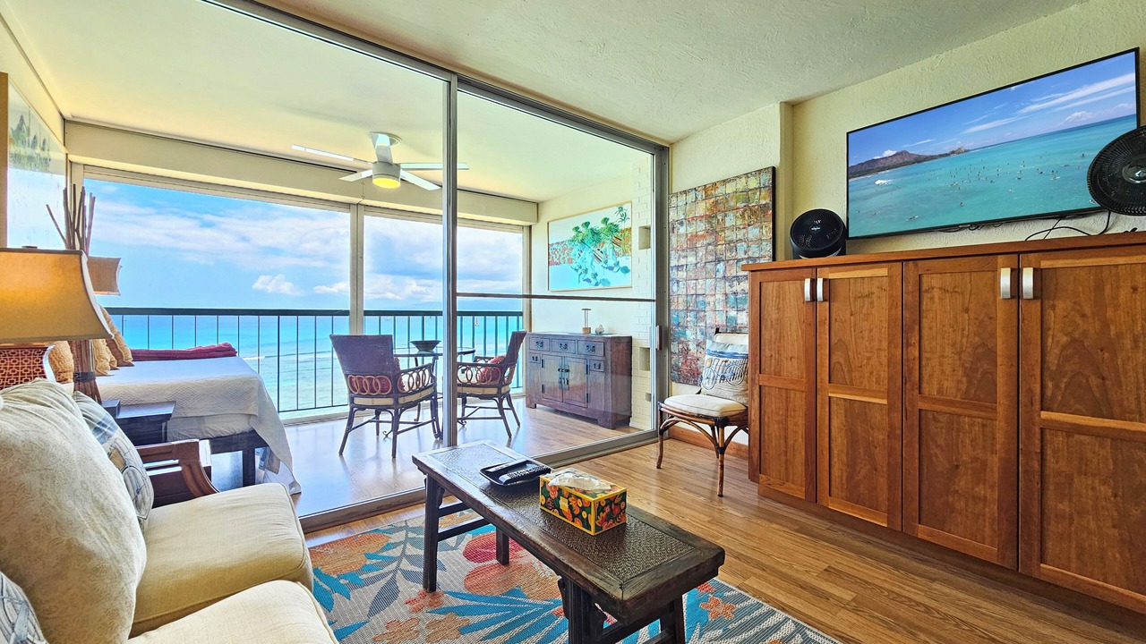 Photo of Livingroom in Diamond Head - Kapahulu - St. Louis