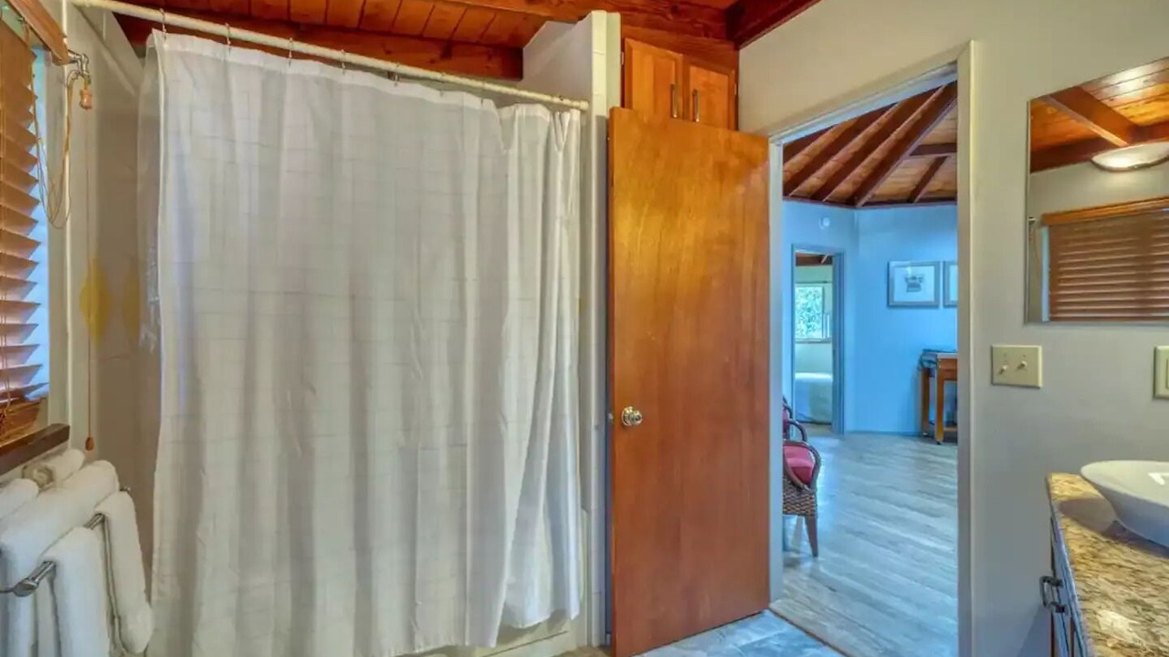 Photo of Bathroom in Keaau