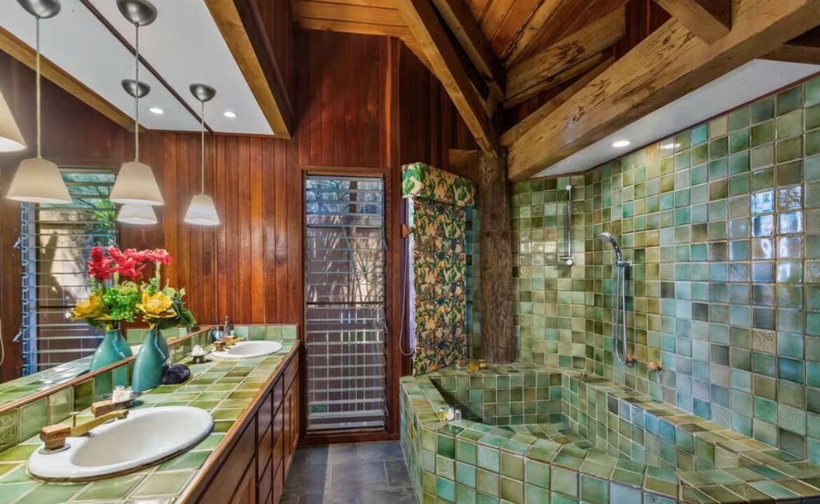 Photo of Bathroom in Napili