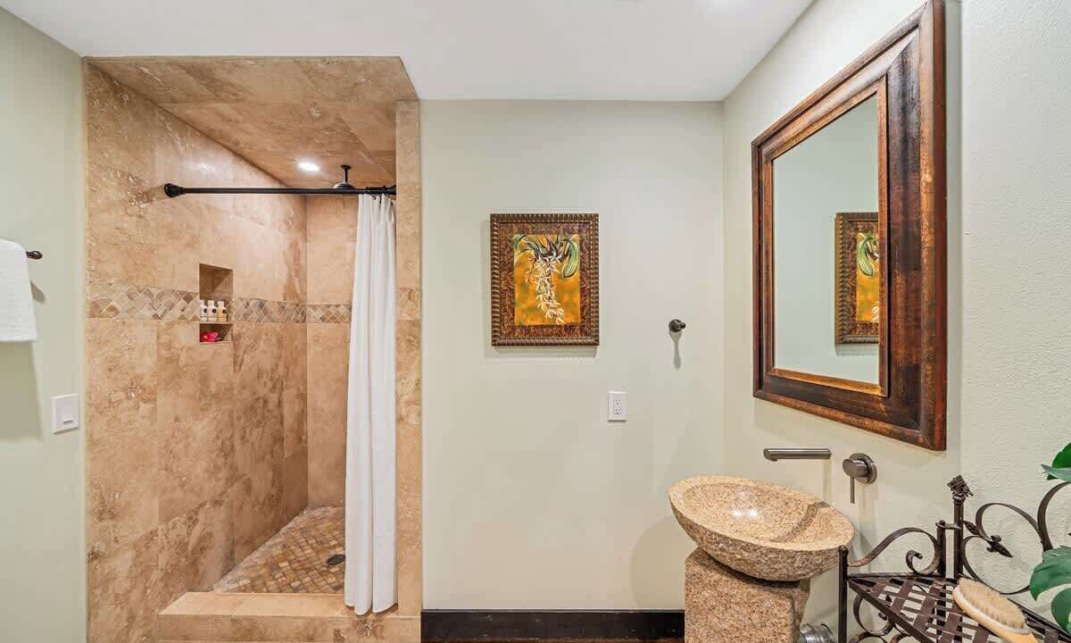 Photo of Bathroom in Kihei