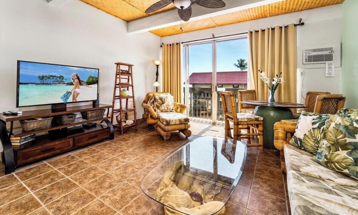 Photo of Livingroom in Historic Kailua Village