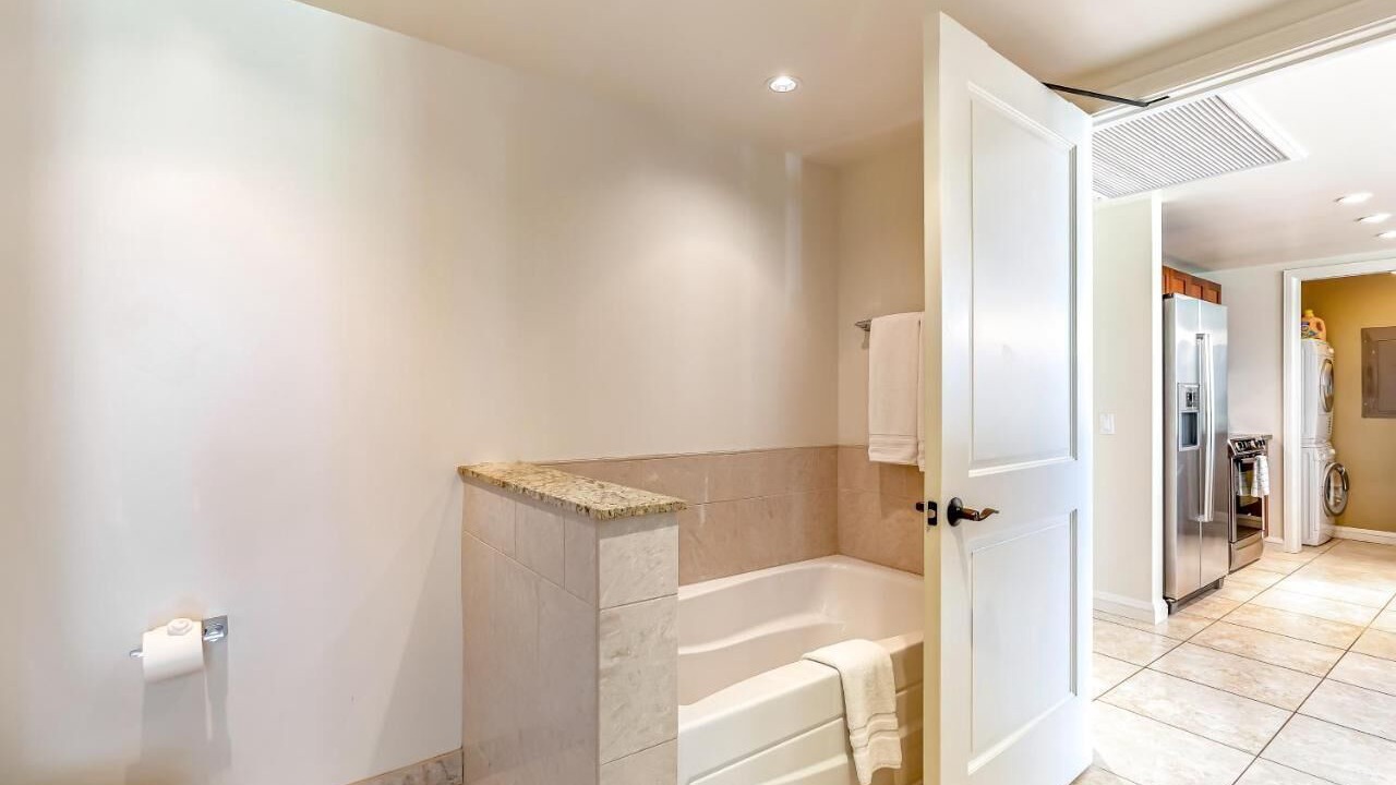 Photo of Bathroom in Honokowai