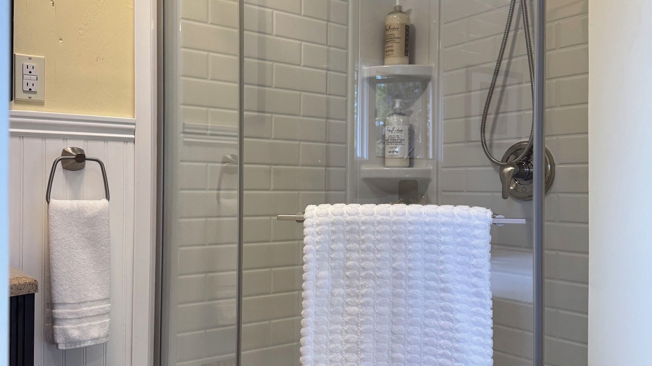 Photo of Bathroom in Pukalani