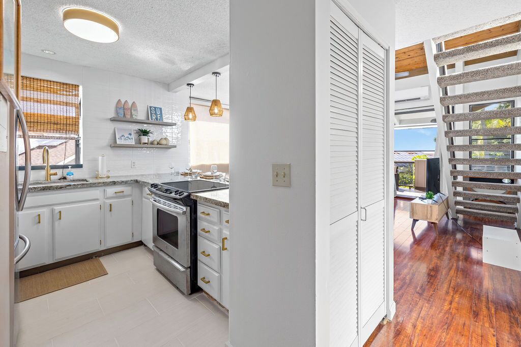 Photo of Kitchen in Historic Kailua Village