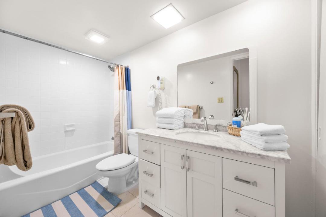 Photo of Bathroom in Waikiki