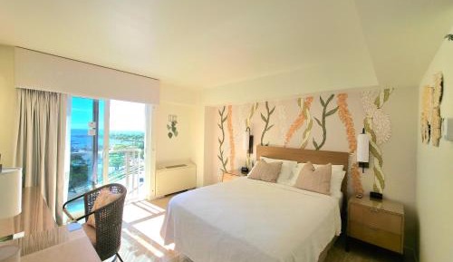 Deluxe Queen Room