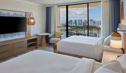 Queen Room with Two Queen Beds, Ocean View, and Tub - Mobility Accessible