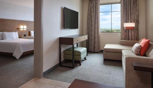 One-Bedroom Queen Suite with Two Queen Beds