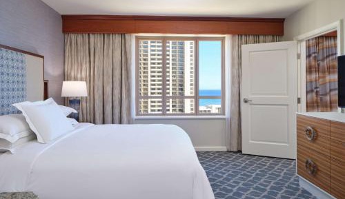 One-Bedroom King Suite with Ocean View