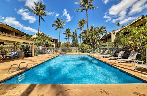 Kihei Apartment | Lanai & Steps to Beach! Stunning South Maui Condo
