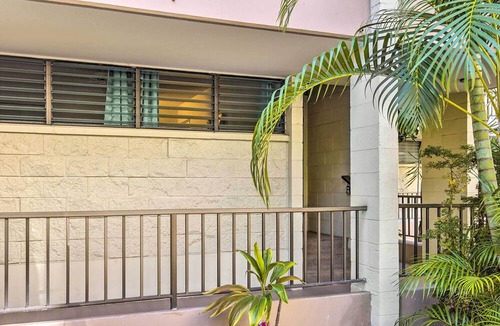 Historic Kailua Village Apartment | Breezy Condo w/Screened Lanai in Kailua-kona!