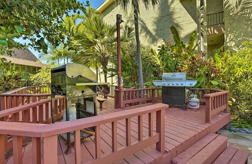 Historic Kailua Village Apartment | Breezy Condo w/Screened Lanai in Kailua-kona!