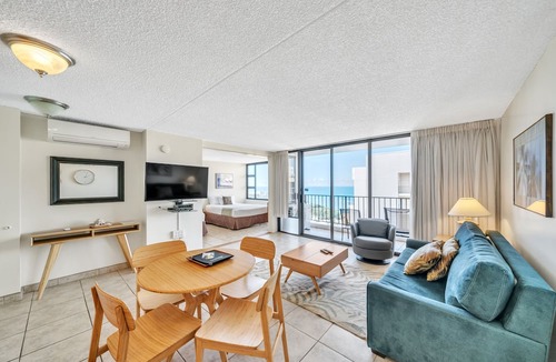 Waikiki Condo | Waikiki Banyan Condo With Panoramic 37th Floor Ocean Views