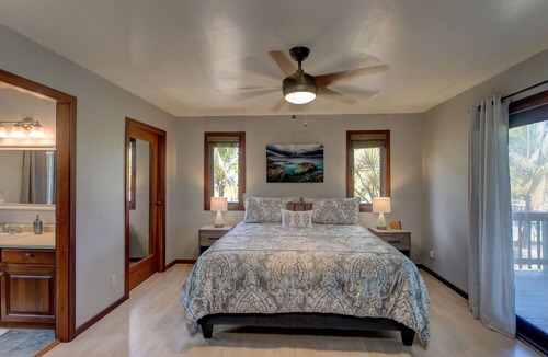 Keaau House | Hale Anuenue Nuku - The Rainbows End 3 Bedroom Home by RedAwning