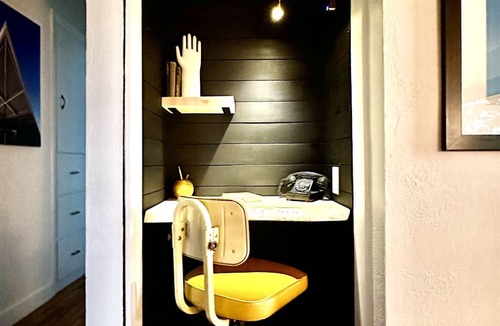 Milton-Freewater House | Mid Century Modern - Heart of Wine Country - Outdoor Shower