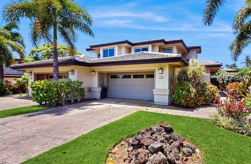 Kamuela House | Luxury condo with fast WiFi, AC, & washer/dryer - plus pool, hot tub, gym
