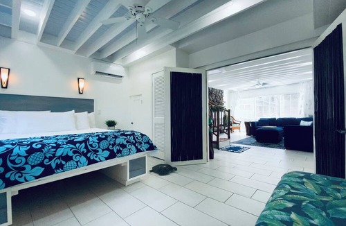 Kailua-Kona House | IRONMAN is Available! 100 Feet From Your Bed to the Ocean! Romantic Shower for 2