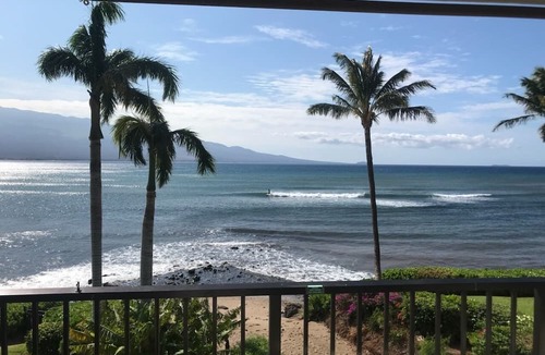 Maalaea Condo | DIRECT OCEANFRONT LUXURY ON THE SOUTH SIDE! ROMANTIC AND PEACEFUL!