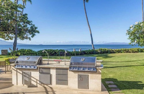 Maalaea Condo | Front-Row Ocean View retreat, Whales, Sunsets, Steps to Beach, Kanai A Nalu #319
